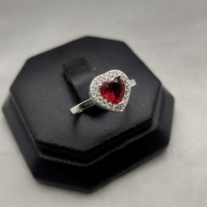#AD195 - Anillo Corazón Central Piedra Zirconia Plata - B10/1.9