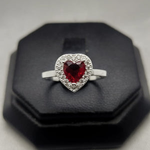 #AD195 - Anillo Corazón Central Piedra Zirconia Plata - B10/1.9