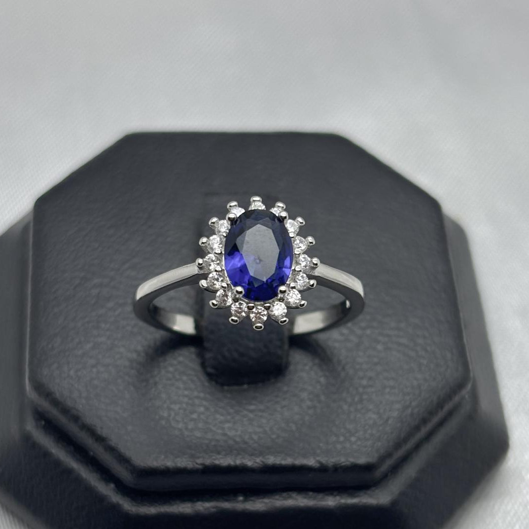 #AD223 - Anillo Solitario Piedra Zirconia Oval Baño De Rodio Plata - IP3.1