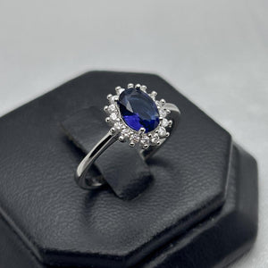 #AD223 - Anillo Solitario Piedra Zirconia Oval Baño De Rodio Plata - IP3.1