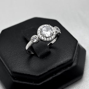 #AD224 - Anillo Solitario Triple Piedra Zirconia Circular Baño Rodio Plata - IP2.8