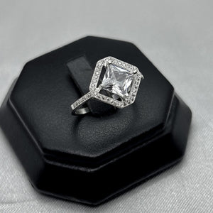 #AD249 - Anillo Rombo Con Piedra Zirconia Plata - F2.4