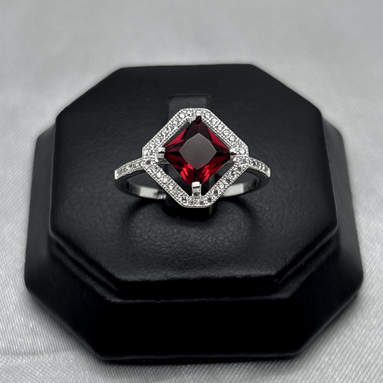#AD249 - Anillo Rombo Con Piedra Zirconia Plata - F2.4