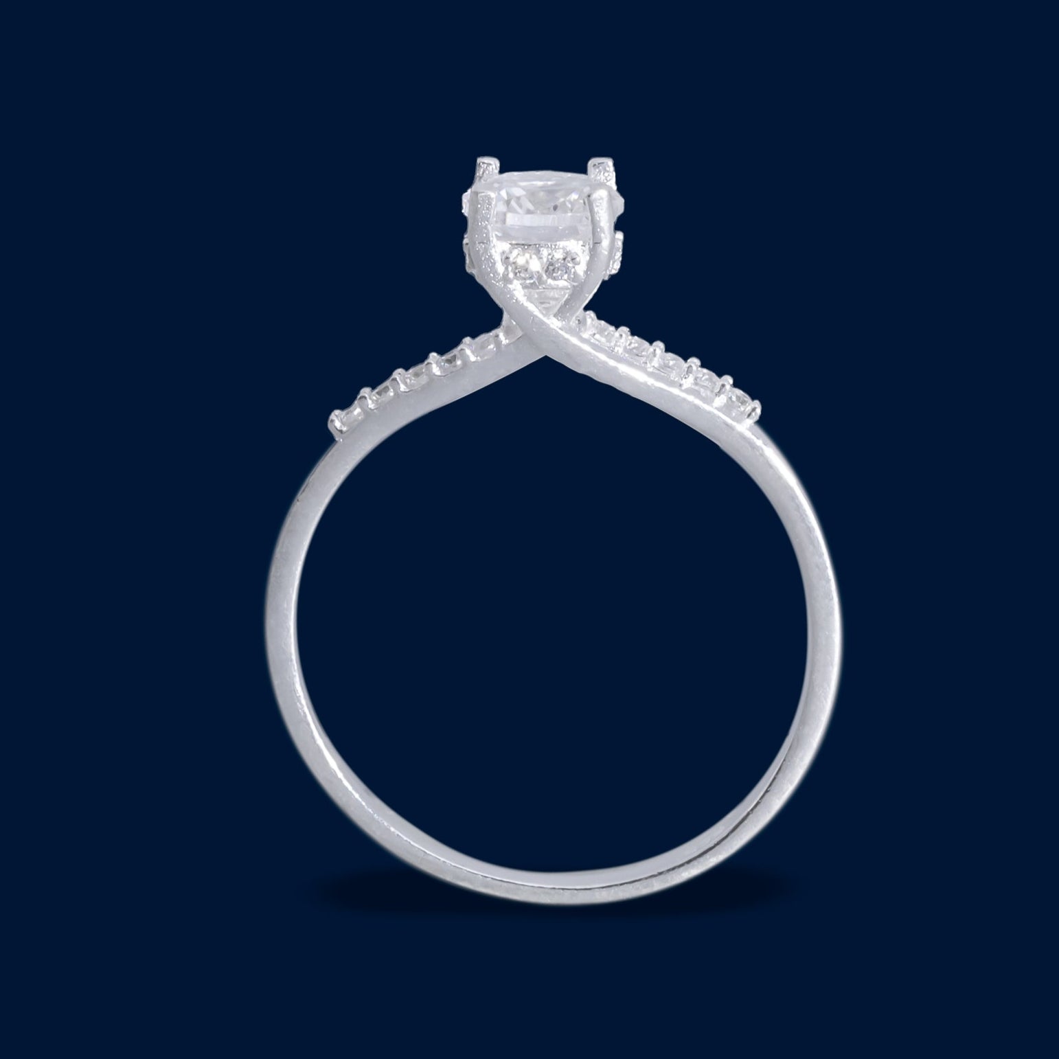 #AD349 - Anillo Solitario Con Piedra Central Con Zirconia Plata - F2.0