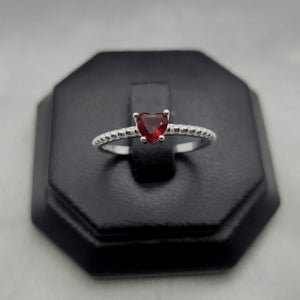 #AD357 - Anillo Corazón Central Piedra Zirconia Plata - PU1.8