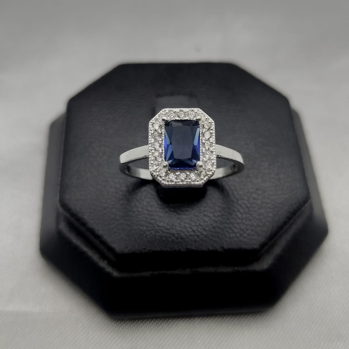 #AD358 - Anillo Solitario Piedra Zirconia Cuadrada Central Plata - B10/2.0