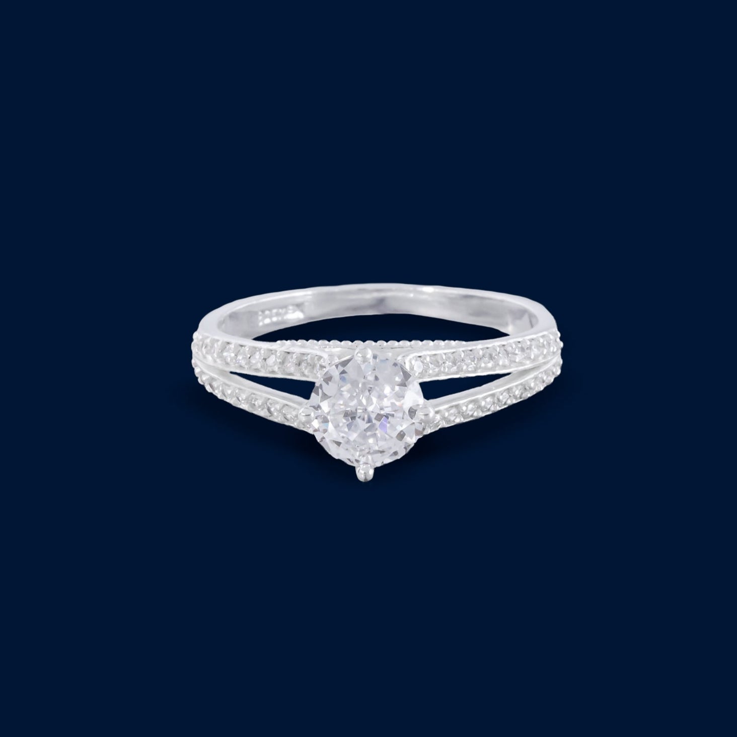 #AD364 - Anillo De Dama Con Zirconia Solitario Plata - F2.9