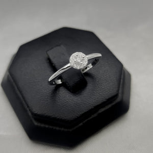 #AD371 - Anillo Solitario Piedra Zirconia Central Plata - PU1.8