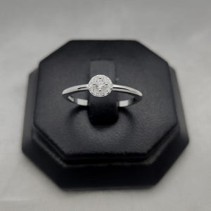#AD371 - Anillo Solitario Piedra Zirconia Central Plata - PU1.8
