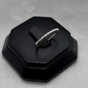 #AD440 - Anillo Con Piedra De Zirconia Plata - B12/1.0