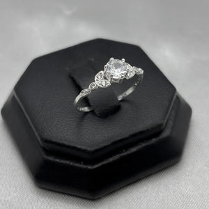 #AD457 - Anillo Solitario De Dama Con Bellas Zirconias Plata - B09/1.5