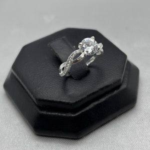 #AD459 - Anillo Solitario De Dama Hermoso Diseño Con Zirconia Plata - B09/2.4
