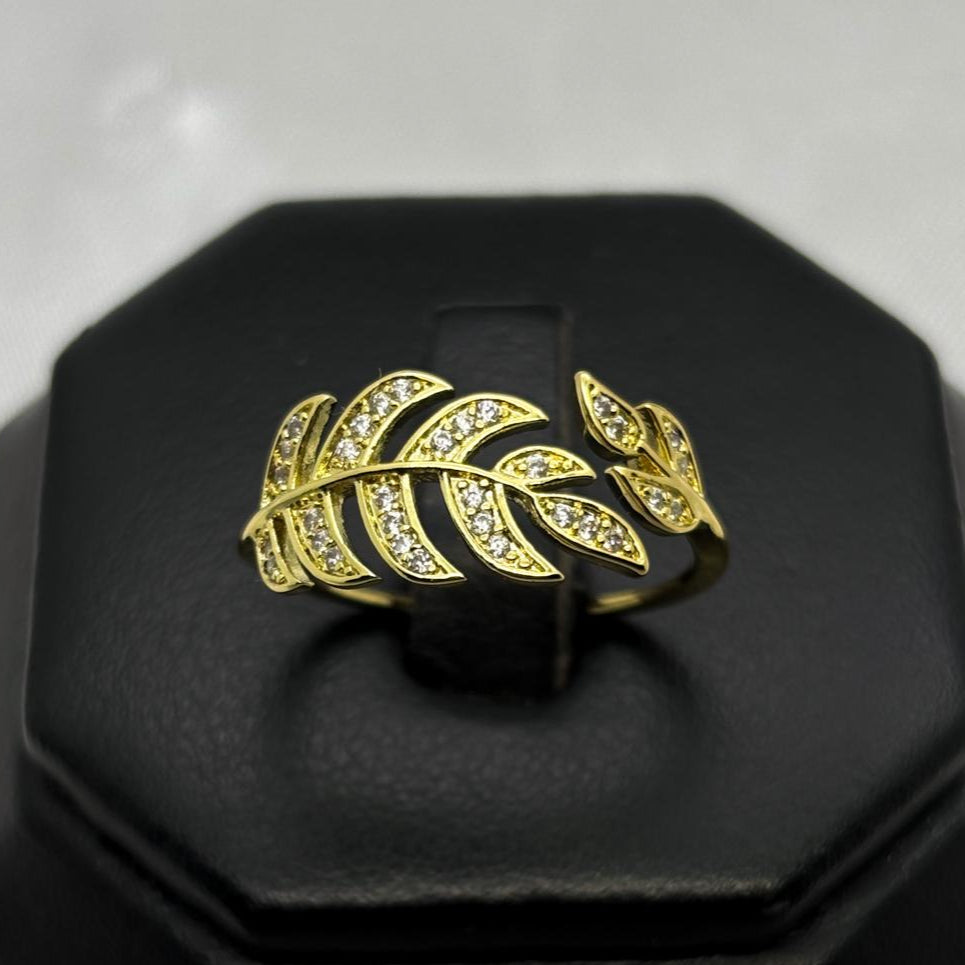 #AOL150 - Anillo Ajustable Hoja Con Piedra Zirconia Oro Laminado 18K