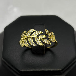 #AOL150 - Anillo Ajustable Hoja Con Piedra Zirconia Oro Laminado 18K