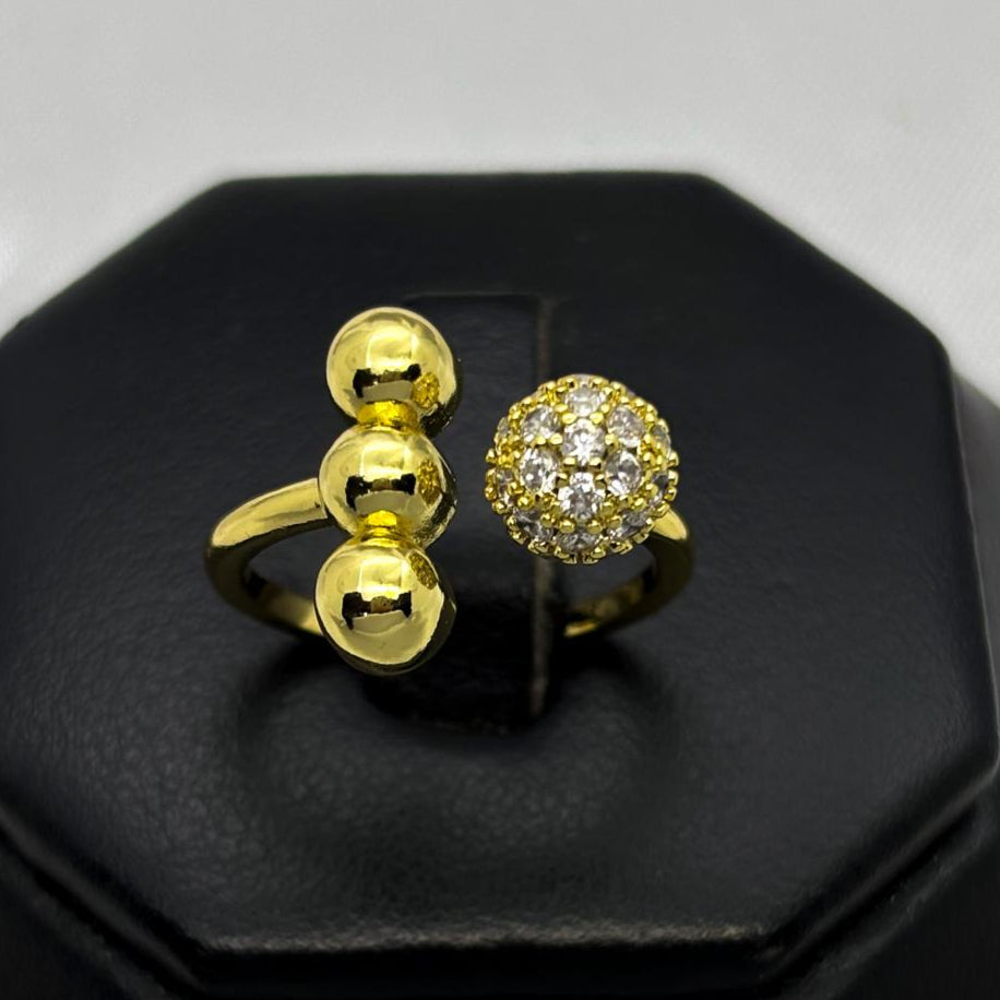 #AOL154 - Anillo Ajustable Esferas Con Piedra Zirconia Oro Laminado 18K
