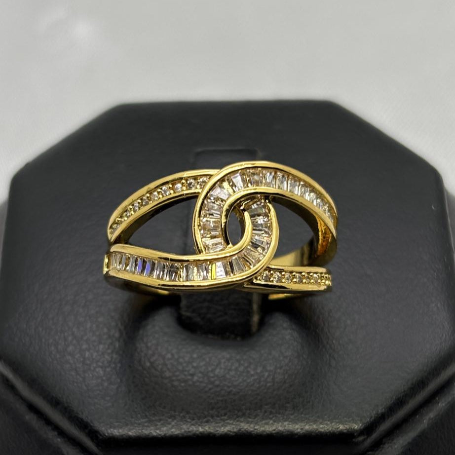 #AOL157 - Anillo Ajustable Con Piedra De Zirconia Oro Laminado 18K