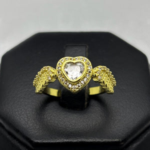 #AOL165 - Anillo Ajustable Corazón Con Alas Piedra Zirconia Oro Laminado 18K