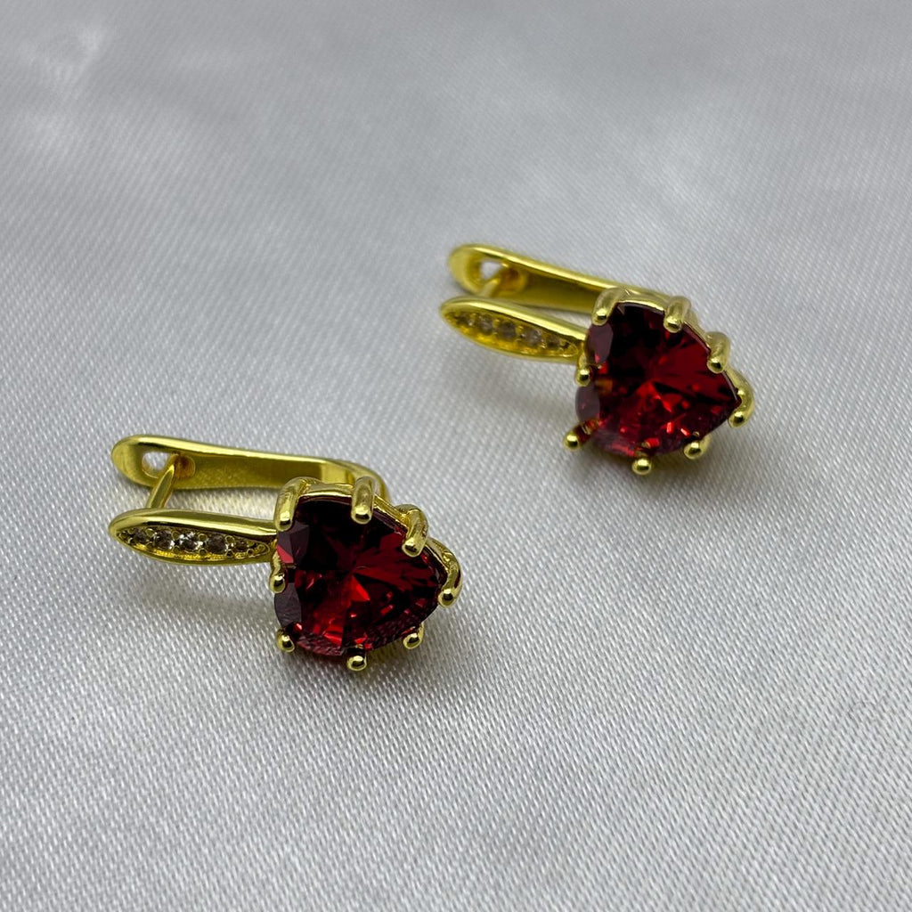 #ARL132 - Arete Corazón Con Zirconia Oro Laminado 18K