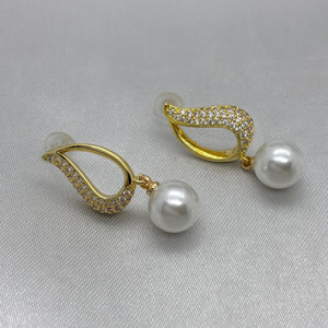 #ARL134 - Arete Gota Con Perla Y Piedra Zirconia Oro Laminado 18K