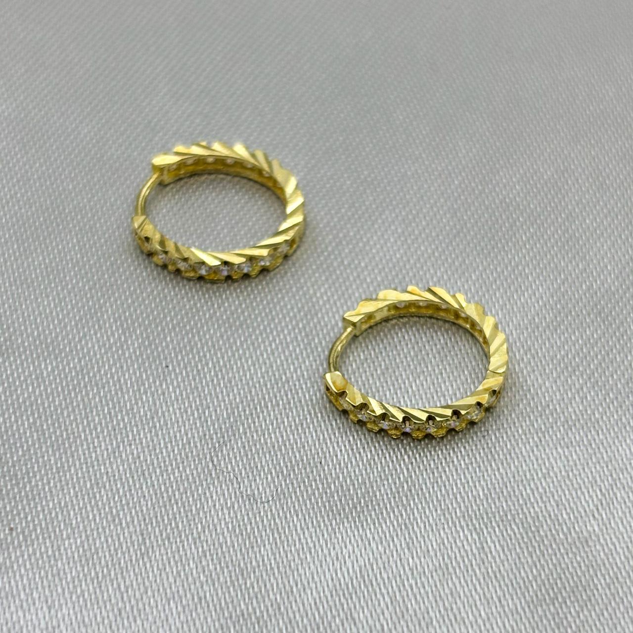 #ARR10122 - Arracada Oval Con Piedra Zirconia Oro 10K - I07/1.2