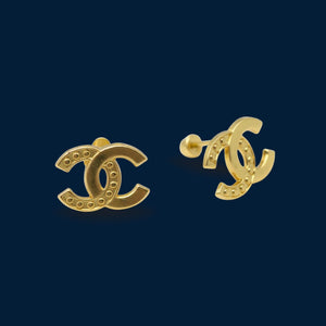 #B10249 - Broquel Doble C Tipo Chanel Oro 10K