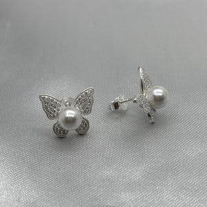 #BR178 - Broquel Mariposa Con Perla Piedra Zirconia Plata -LL2.9