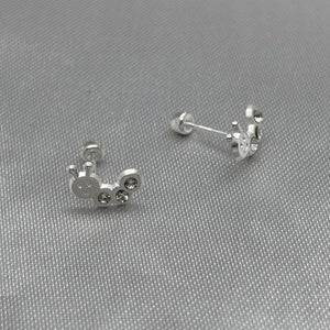 #BR191 - Broquel Oruga Piedra Zirconia Plata - BBF