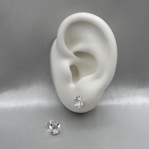 #BR245 - Broquel Flor Piedra Zirconia Plata - LL1.7