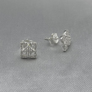 #BR248 - Broquel Con Piedra Zirconia Plata - LL1.8