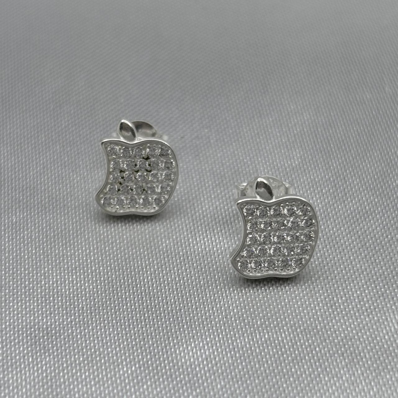 #BR272 - Broquel Manzana Mordida Con Zirconia Plata - LL1.8