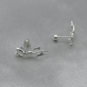 #BR286 - Broquel Lagartija Con Zirconia Plata - F53