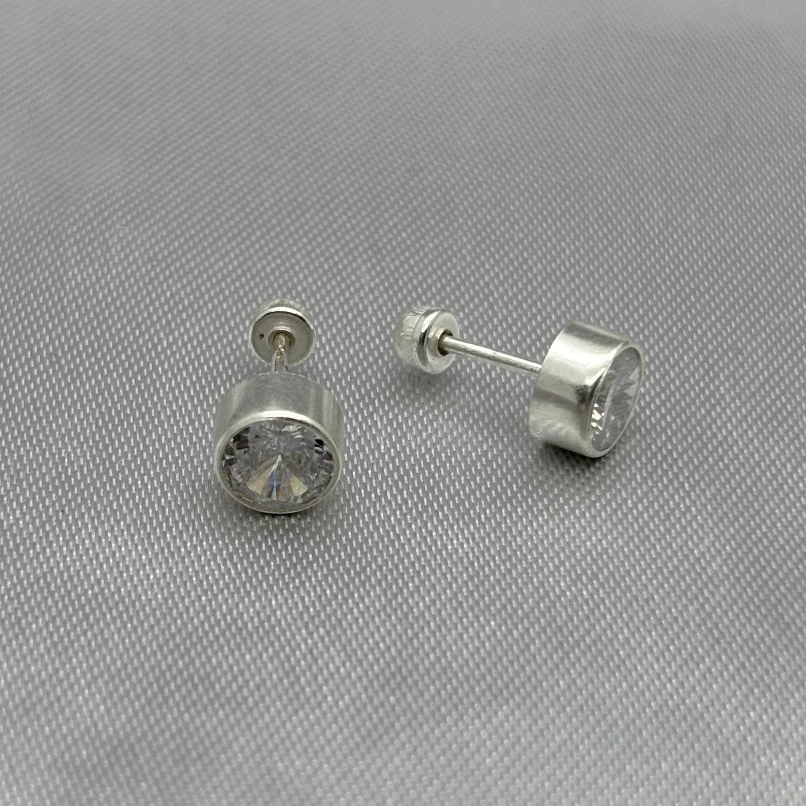 #BR287 - Broquel Tambor Con Piedra Zirconia Plata