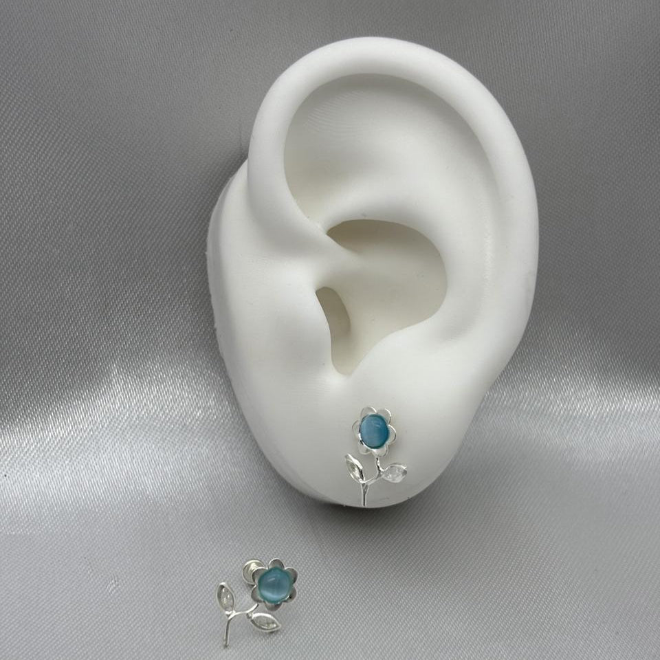 #BR288 - Broquel Flor Con Zirconia Plata - F46