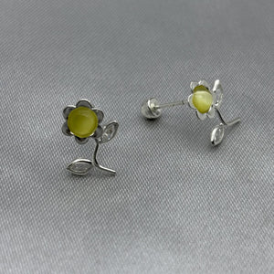 #BR288 - Broquel Flor Con Zirconia Plata - F46