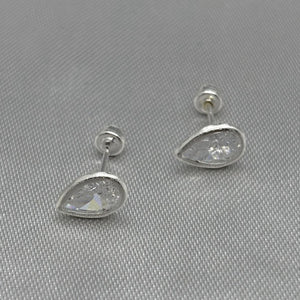 #BR324 - Broquel Gota/Pera Con Piedra Zirconia Plata