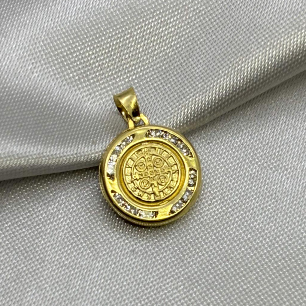 #D10244 - Dije/Medalla San Benito Con Piedra Zirconia Oro 10K - I02/1.3