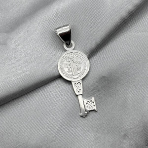 #D174 - Dije De Llave De San Benito Plata - CE1.7