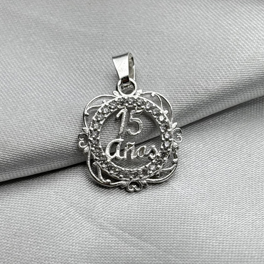 #D189 - Dije XV's Años De Plata Y Piedra Zirconia - F2.3