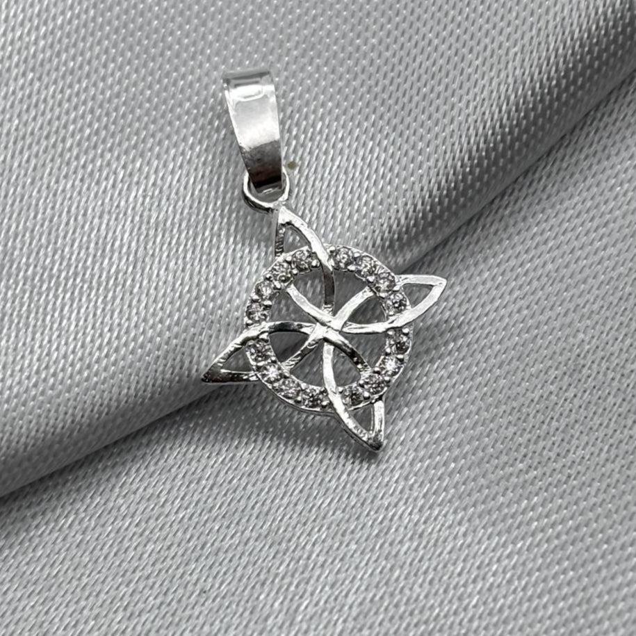 #D399 - Dije Nudo De Bruja Piedra Zirconia Plata - F0.9