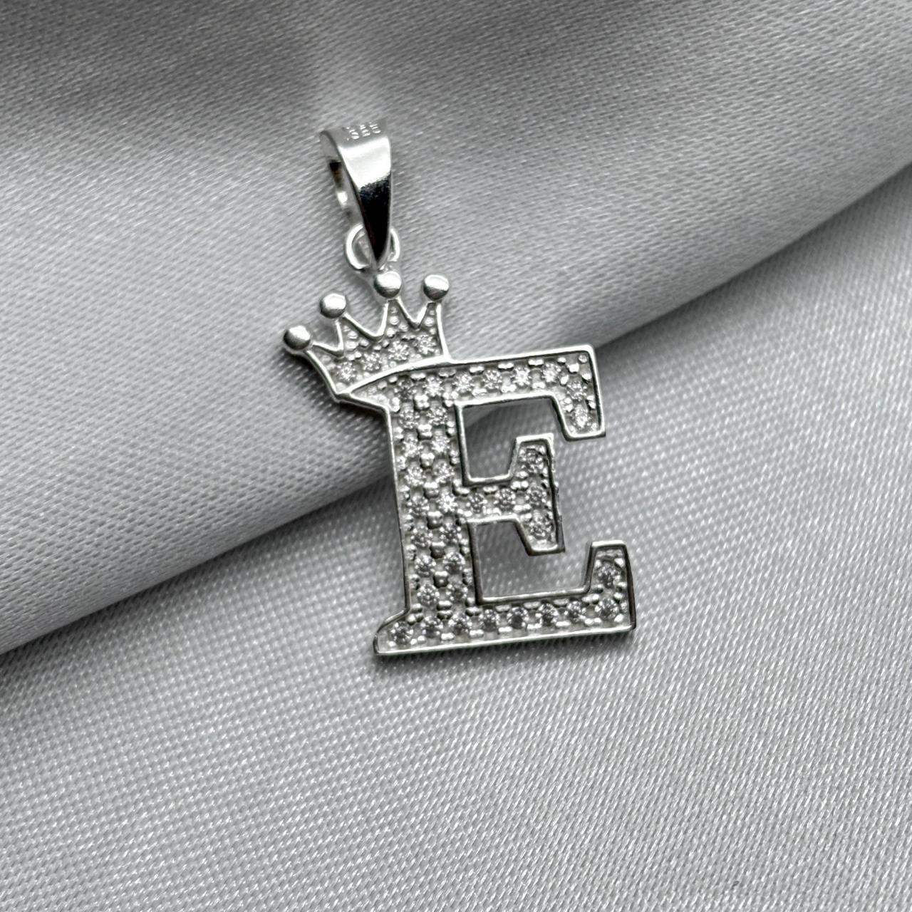 #D593 - Dije Letras Con Corona Y Piedra Zirconia Plata - ZC2.5
