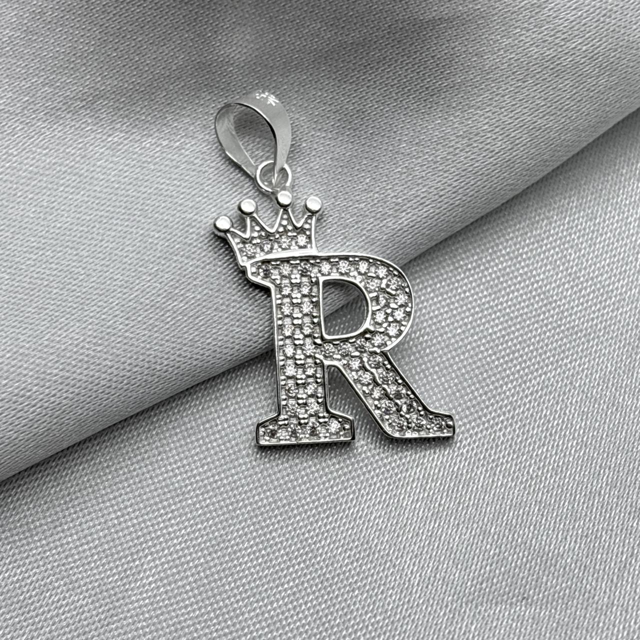 #D593 - Dije Letras Con Corona Y Piedra Zirconia Plata - ZC2.5