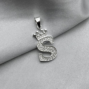 #D593 - Dije Letras Con Corona Y Piedra Zirconia Plata - ZC2.5