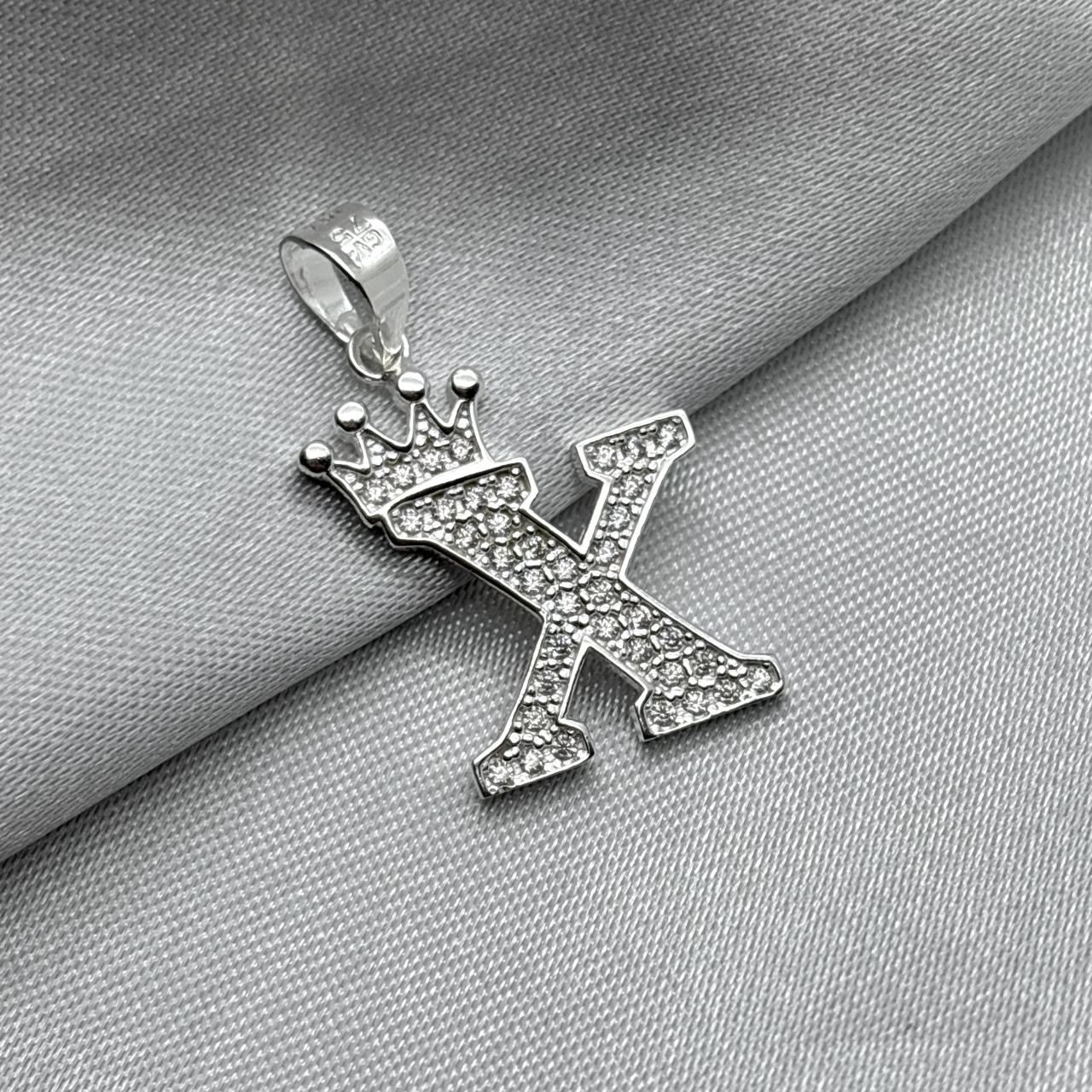 #D593 - Dije Letras Con Corona Y Piedra Zirconia Plata - ZC2.5