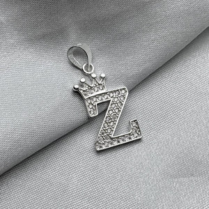 #D593 - Dije Letras Con Corona Y Piedra Zirconia Plata - ZC2.5