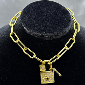#GOL141 - Gargantilla Candado Con Zirconia Oro Laminado 18K