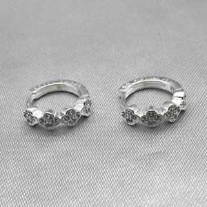 #H123 - Huggies De Trébol Tipo Van Cleef Con Zirconia Plata - LL2.2