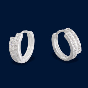 #H133 - Huggie Con Zirconia Plata - F3.0