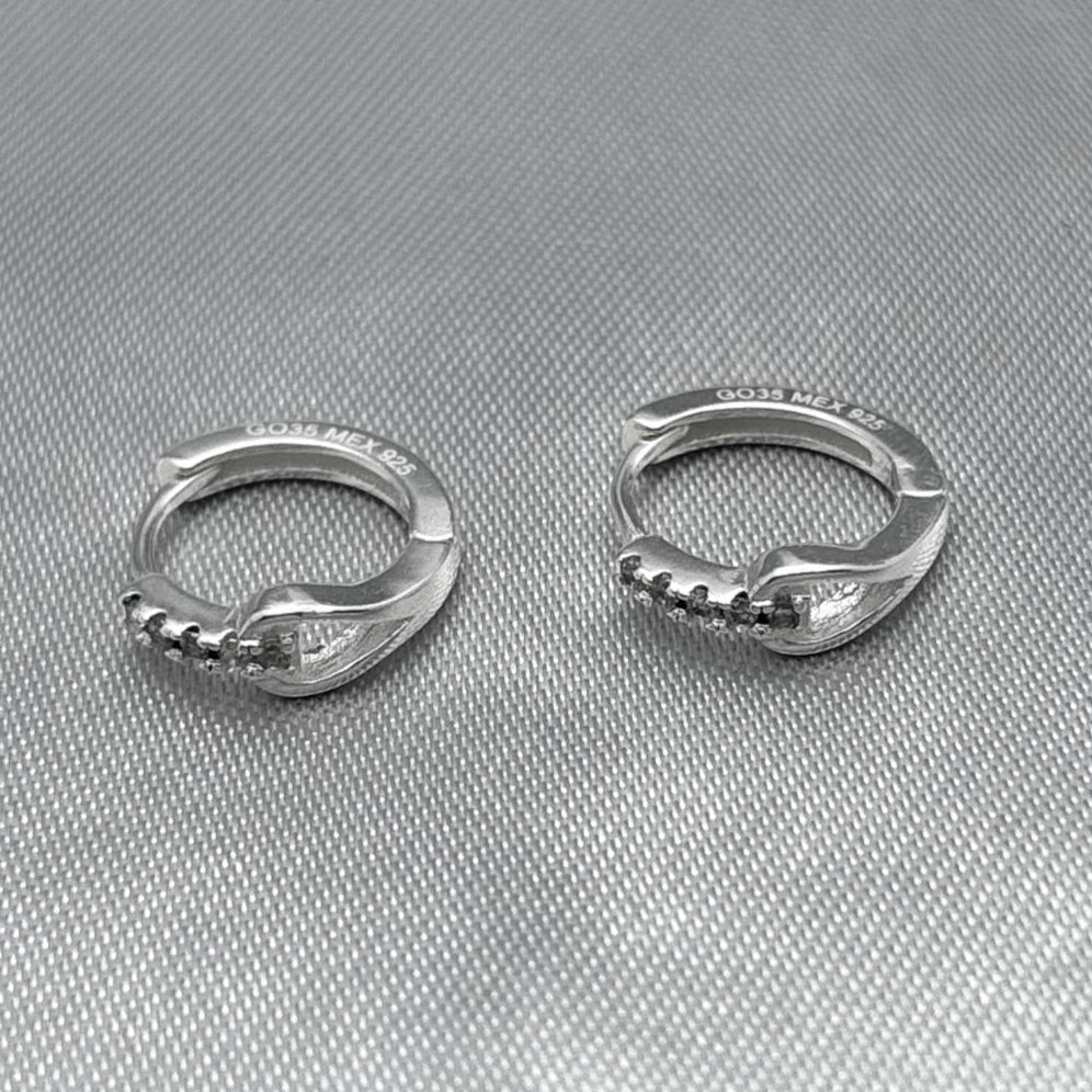 #H147 - Huggies De Plata Con Zirconia - LL1.8