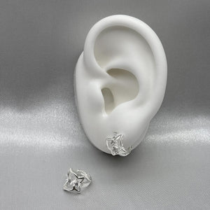 #H164 - Huggie Mariposa Con Piedra Zirconia Plata - LL2.3