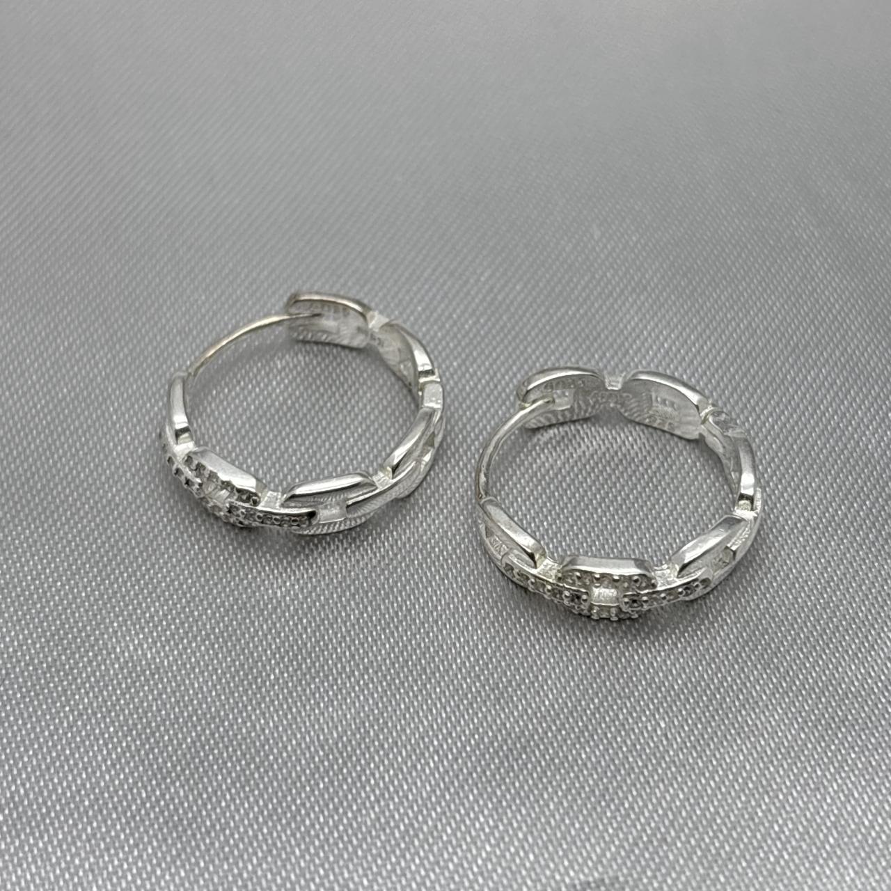 #H173 - Huggie Eslabón Con Piedra Zirconia Plata - LL3.5
